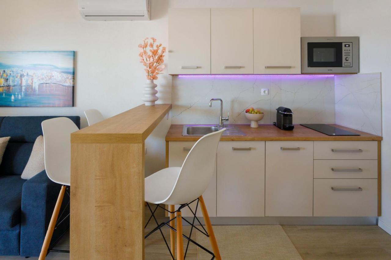 Apartments Beach Side Брела Екстер'єр фото