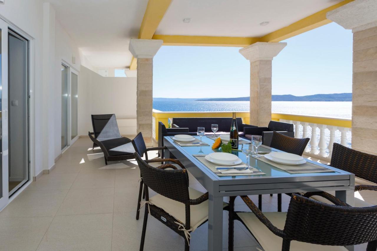 Apartments Beach Side Брела Екстер'єр фото