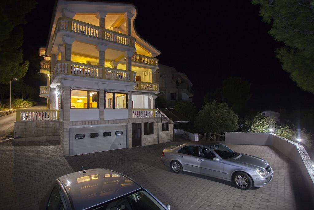 Apartments Beach Side Брела Екстер'єр фото