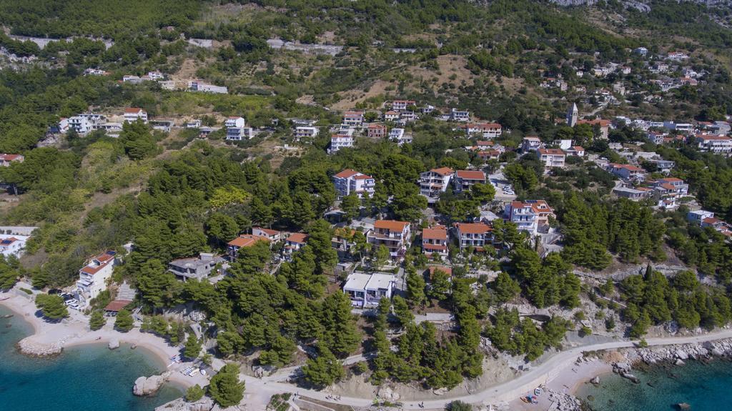 Apartments Beach Side Брела Екстер'єр фото