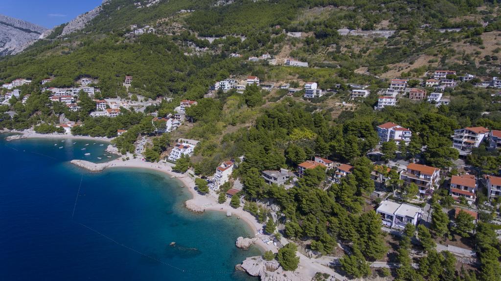 Apartments Beach Side Брела Екстер'єр фото
